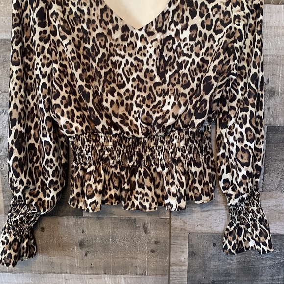 Shinestar Leopard Top - Picture 5 of 14